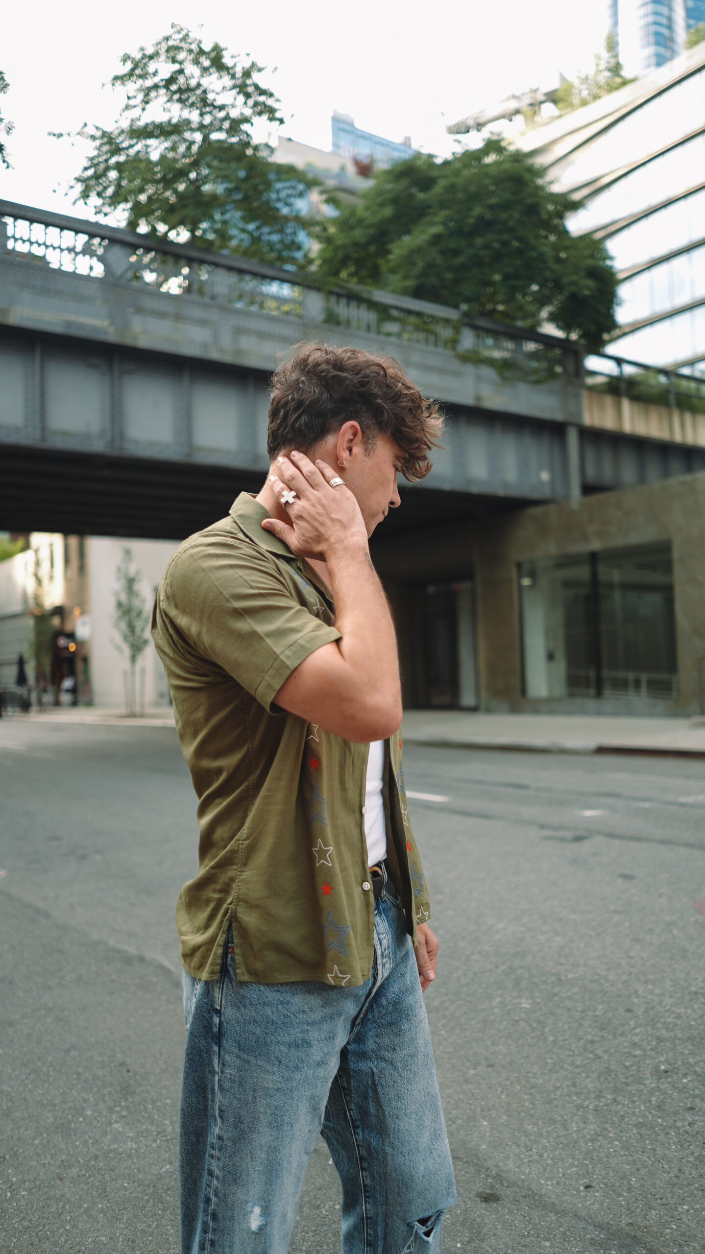 Scout Sixteen / Justin Livingston (justinliv) NYC Men's Fashion Inspiration - Green Short Sleeve Shirt, Gap 90s Jeans, Men's Loose Jeans, Chelsea, On The Rocks Cocktails Passion Fruit Margarita