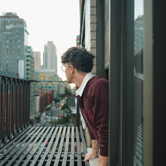 Scout Sixteen / Justin Livingston (justinliv) NYC Men's Fashion Inspiration - Maroon Men's Rugby Shirt Tommy Hilfiger, Men's Striped Blue Jeans Pants, Men's White Leather Sneakers Thursday Boots, New York City Skyline